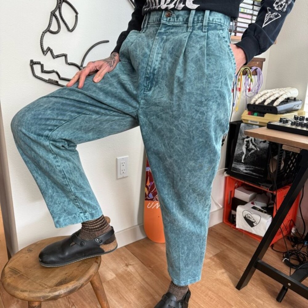 💀 SOLD 💀 Vintage 80s Teal Blue Acid Wash High Waisted Pleated Trousers ~ Size 28 - Picture 4 of 8